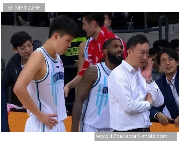 小吧专访杨瀚森谈比赛感受与库里同场的真实与失真体验