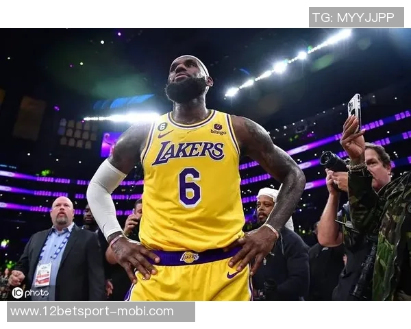 霍里评选湖人队史五大巨星:贾巴尔韦斯特奥尼尔科比与禅师的传奇之路 霍里评选湖人队史五大巨星:贾巴尔韦斯特奥尼尔科比与禅师的传奇之路